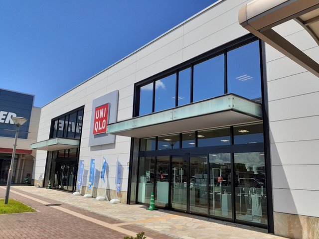 ユニクロ紀伊川辺店様まで1100m
