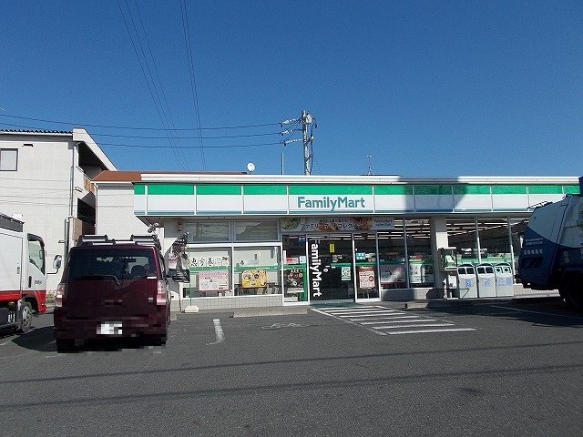 ファミリーマート下川原1丁目店まで190m