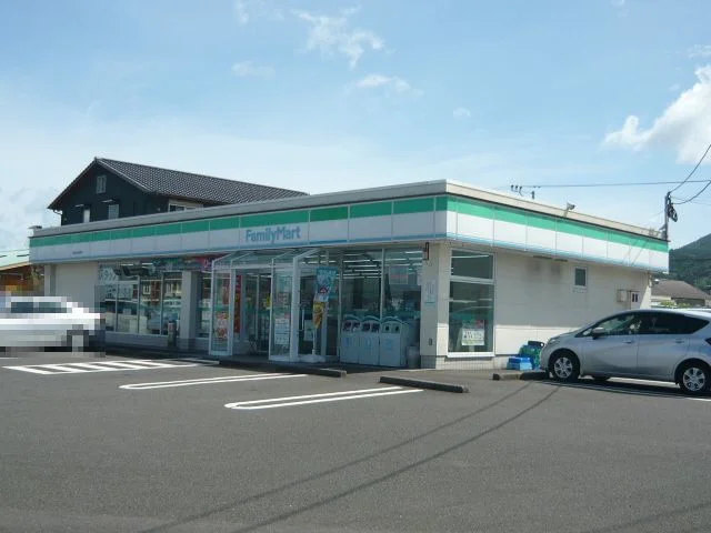 ファミリーマート指宿市役所前店まで200m