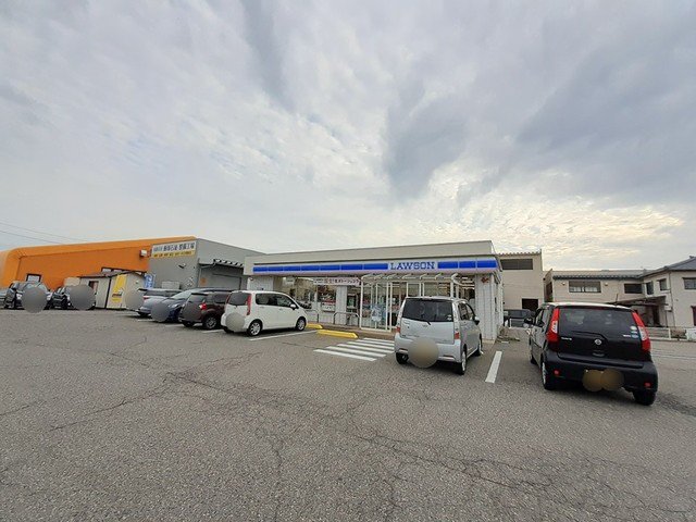 ローソン燕杣木店まで166m
