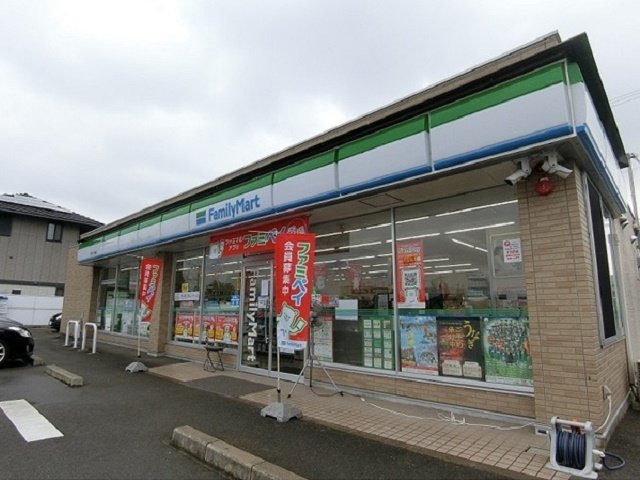 ファミリーマート 池田下八幡店まで950m