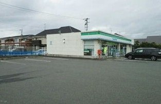 ファミリーマートまで200m