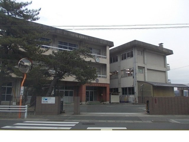 福島市立大森小学校まで1500m