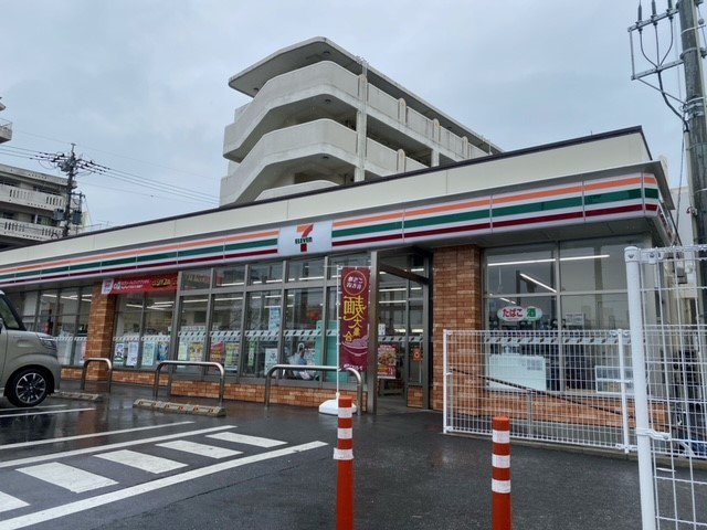 セブンイレブン那覇楚辺店まで630m