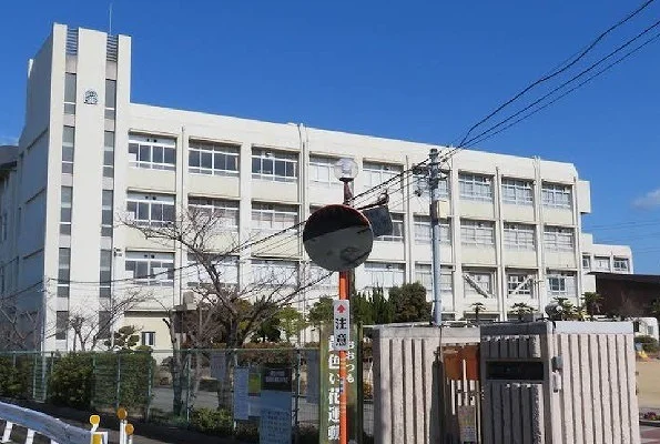 大津茂小学校まで500m