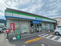ファミリーマート牟礼店さんまで240m
