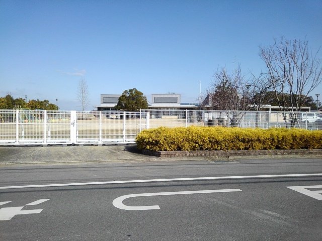 白鳥こども園まで1580m