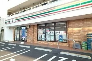 セブンイレブン鎌倉深沢店まで493m