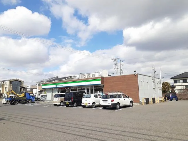 ファミリーマート 西尾伊藤町店まで900m