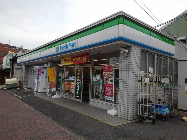 ファミリーマート泉大津豊中店まで300m