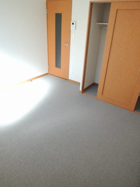 2階は絨毯