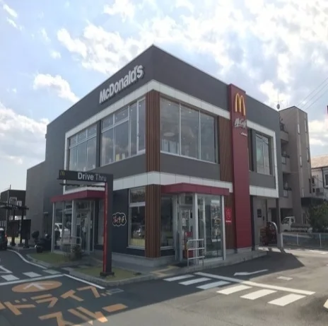 マクドナルドまで900m