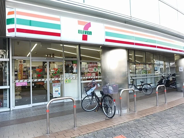セブンイレブン八尾南駅前店様まで572m