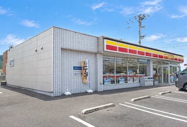 デイリーヤマザキ 高松六条町店まで550m