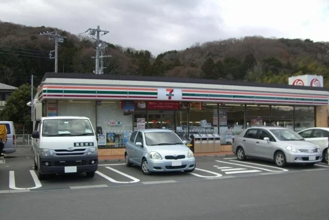 セブンイレブン駿東小山町菅沼東まで500m