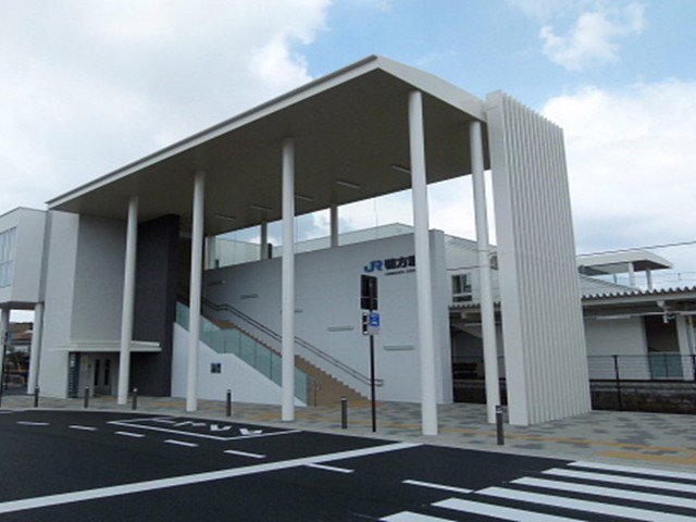 鴨方駅まで1400m