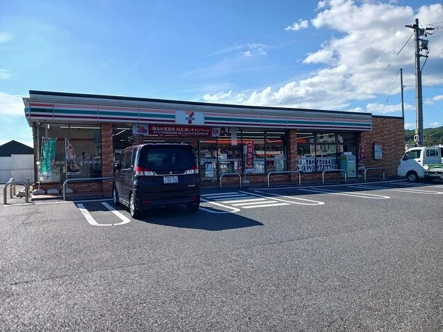 セブンイレブン加茂店まで700m