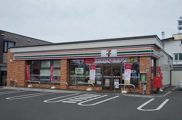 セブンイレブン旭川新富２条店まで160m