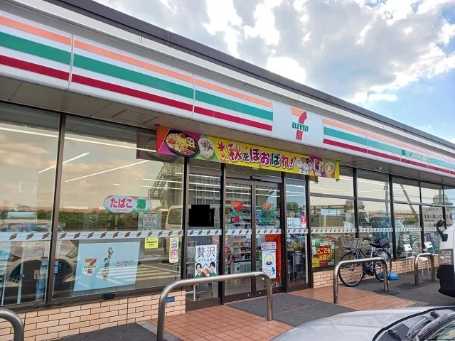 セブンイレブン川崎布田店まで350m