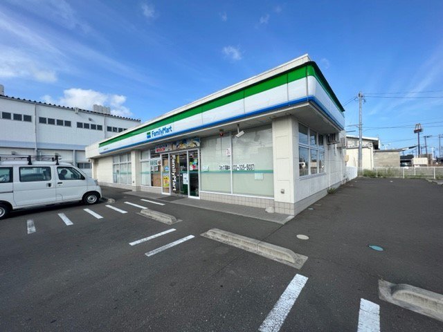 ファミリーマート岩沼相の原店まで750m