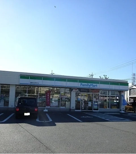 ファミリーマートまで240m