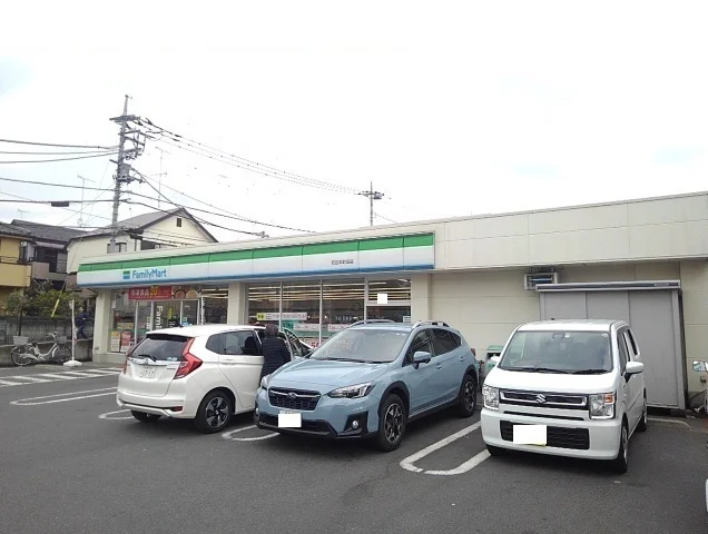 ファミリーマートまで450m