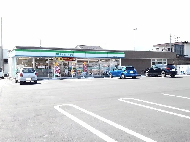 ファミリーマート甲斐富竹新田店まで190m