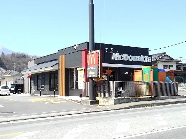 マクドナルド韮崎店まで3700m