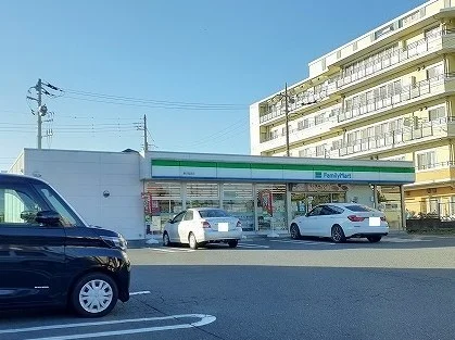 ファミリーマートまで80m