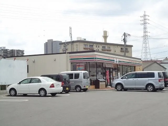 セブン‐イレブン 岡崎八帖北町まで1000m