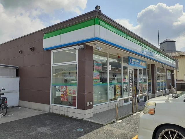 ファミリーマート南丹八木町店まで900m