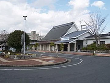 畝傍御陵前駅まで2200m