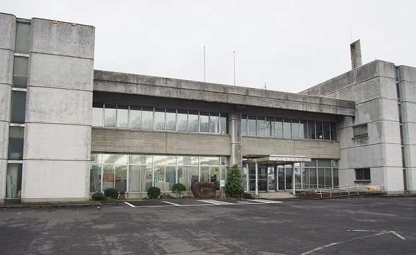 松江市役所玉湯支所まで950m