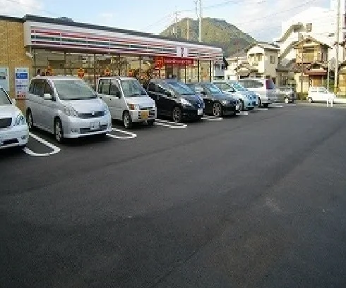 セブンイレブンまで290m