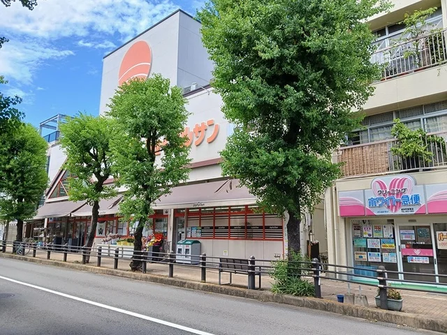 ジョイフルサン城栄店まで286m