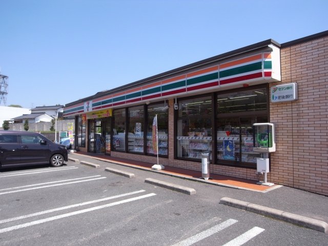 セブンイレブン龍田小学校前店まで550m