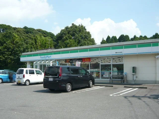 ファミリーマート薩摩川内天辰店まで400m