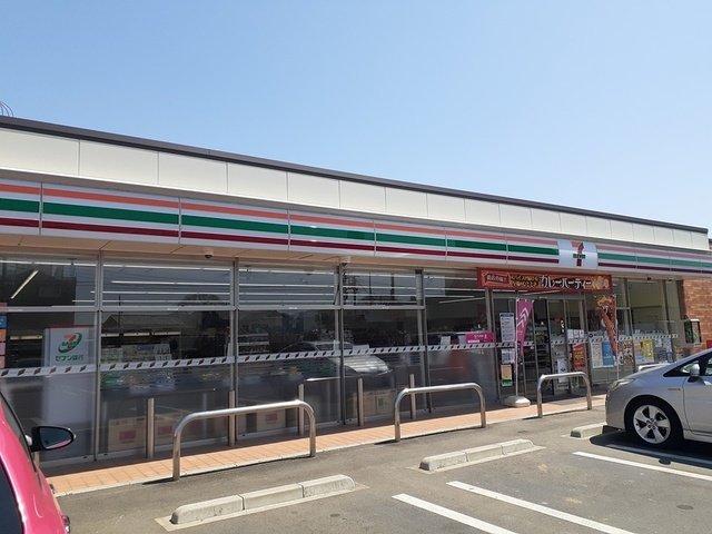セブンイレブン友部駅前通り店まで481m