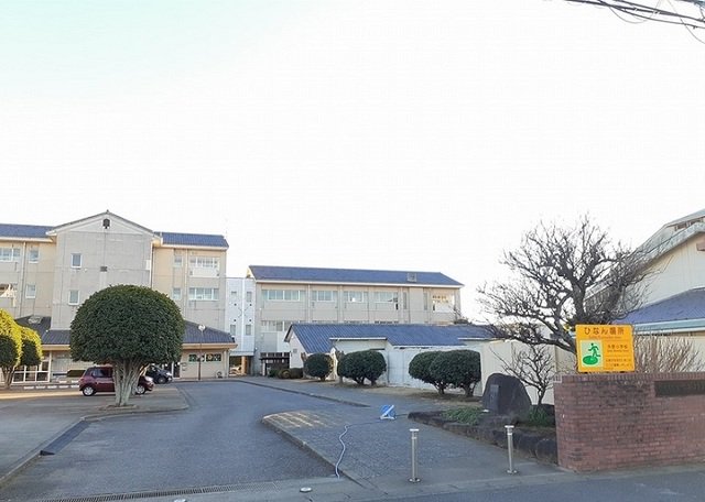 市立外野小学校まで700m