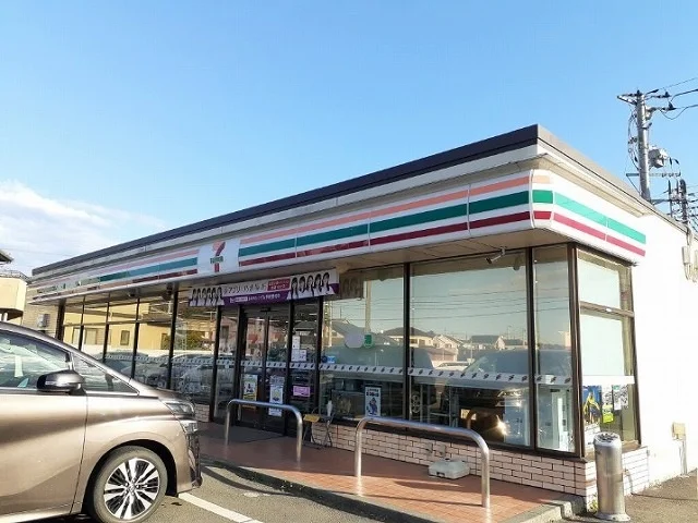 セブンイレブン潮来本町店まで1000m