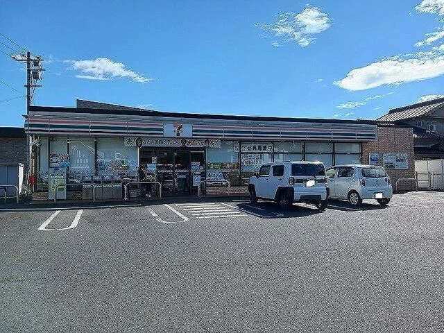 セブンイレブン新市戸手店まで500m