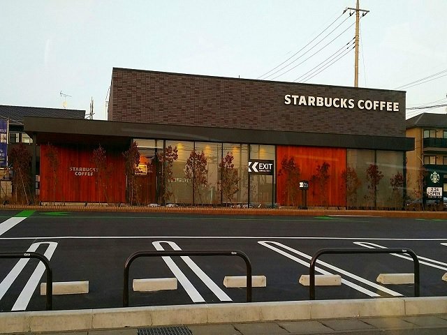 スターバックス コーヒー鶴田まで2100m