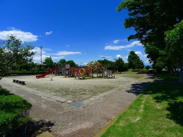 世良田公園まで1500m