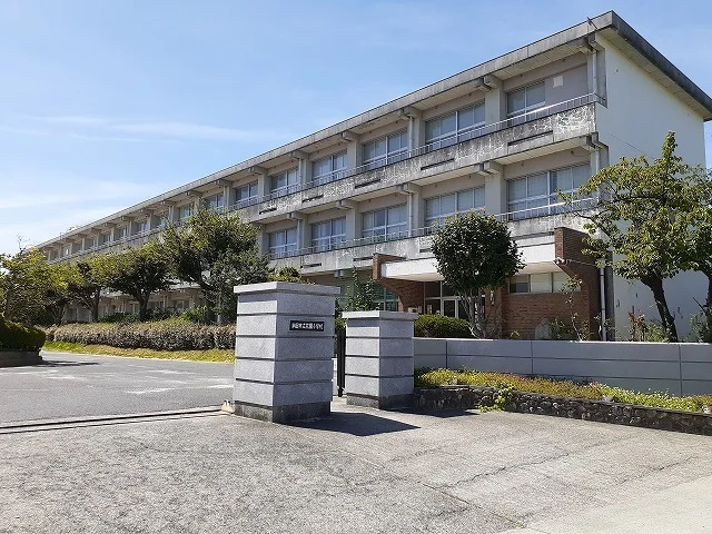 半田市立花園小学校まで400m