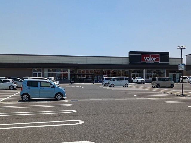 バロー春江店まで1105m