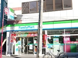 ファミリーマートまで83m