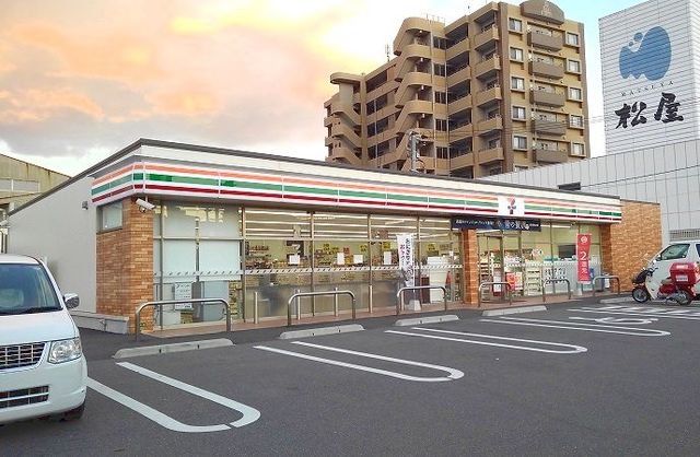 セブンイレブンまで750m
