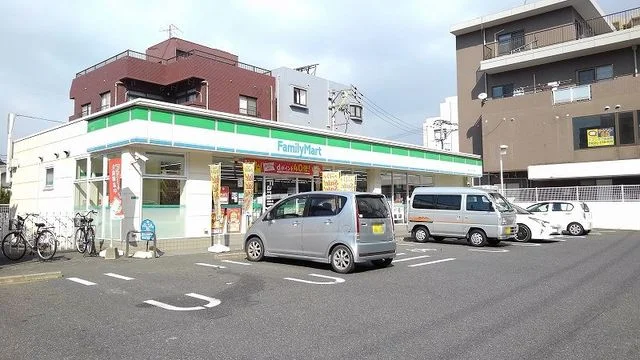 ファミリーマートまで450m