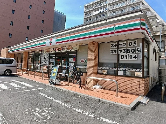 セブンイレブンまで220m
