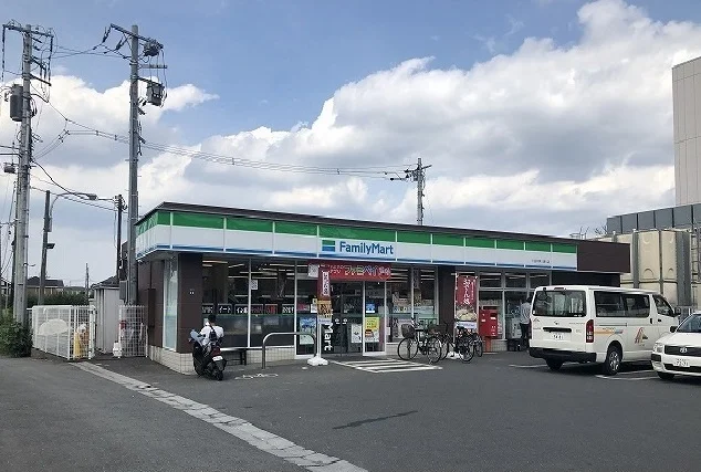 ファミリーマートまで300m